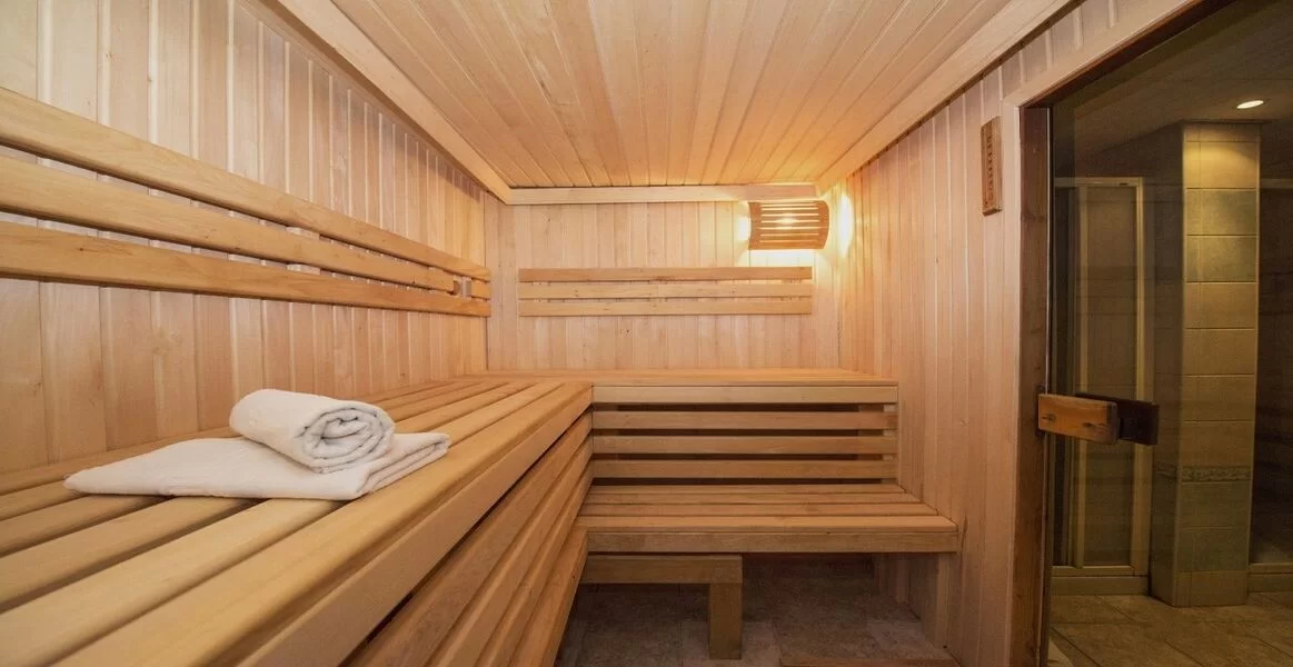 A HAVUZ SAUNA 